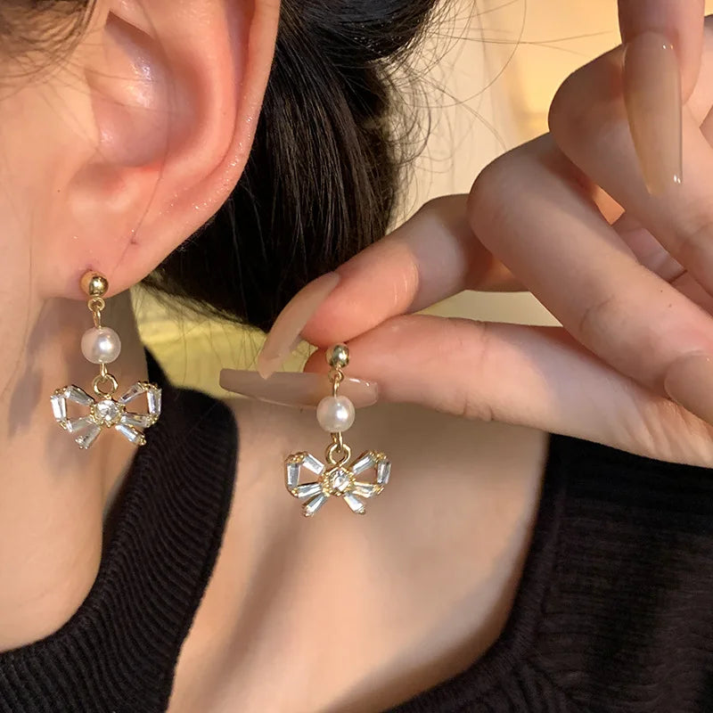 🌸 Adorable Pearl Bow Dangle Earrings 🎀 - Playful Vintage Charm for Fashionistas! 💖 Ideal for Celebrations & Sweet Surprises! 🎊 - Pixie Quill