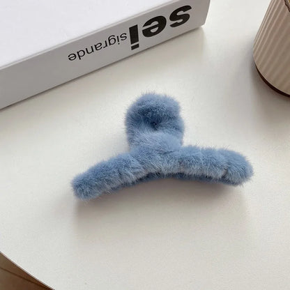 Kawaii Fluffy Crab Hair Claw Clips 🦀✨ Cute Faux Fur Ponytail Holders for Women & Girls - Adorable Winter Hair Accessories! ❄️💖
