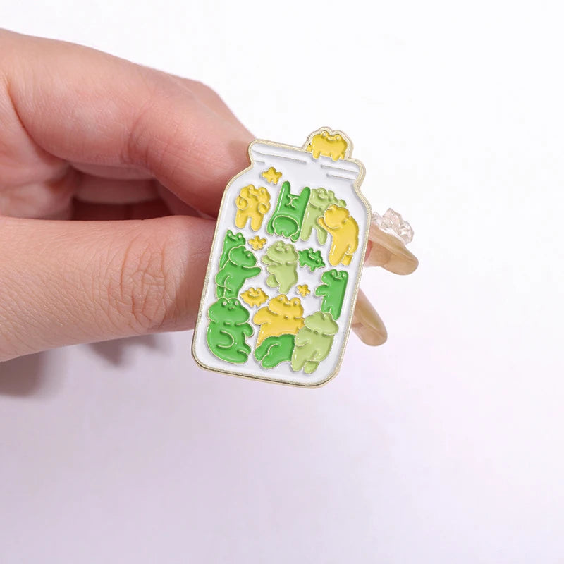 Kawaii Frog Enamel Pins 🐸✨ Cute Cartoon Brooches & Lapel Badges – Perfect Gift for Kids & Friends! 🎁💖