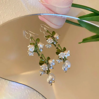 Kawaii Enamel Bell Orchid Pearl Choker 🌸✨ – Cute Floral Pendant Necklace for Women | Perfect Gift for Special Occasions!