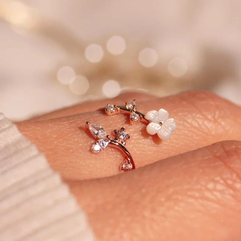 Sparkling Zirconia Flower Ring Open End For Women Jewelry Gift ✨🌸