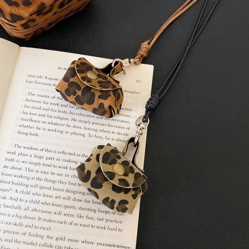Retro Cute Leather Pendant Necklace With Long Chain For Women Gift 💖