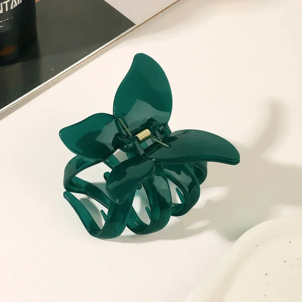 Kawaii Sweet Butterfly Hair Clip 🦋✨ | Adorable Solid Color Shark Clip for Girls' Hairstyles 🌈💕
