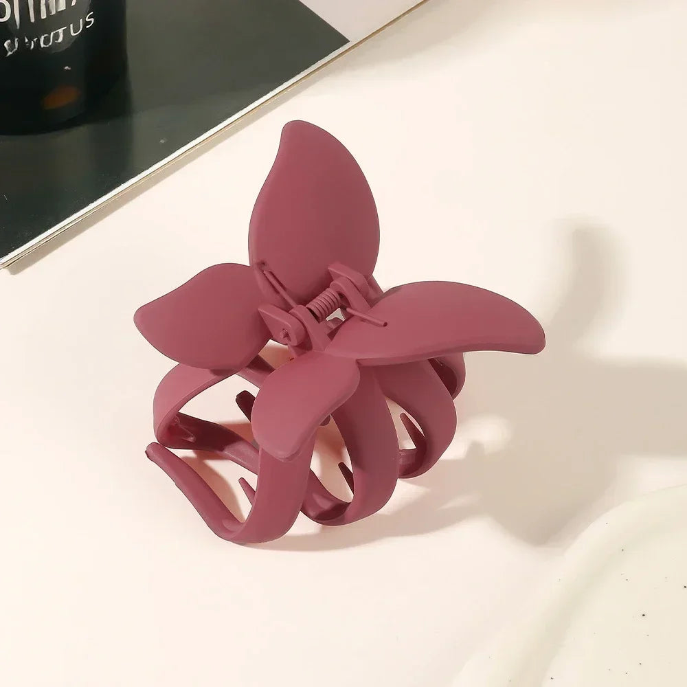 Kawaii Sweet Butterfly Hair Clip 🦋✨ | Adorable Solid Color Shark Clip for Girls' Hairstyles 🌈💕