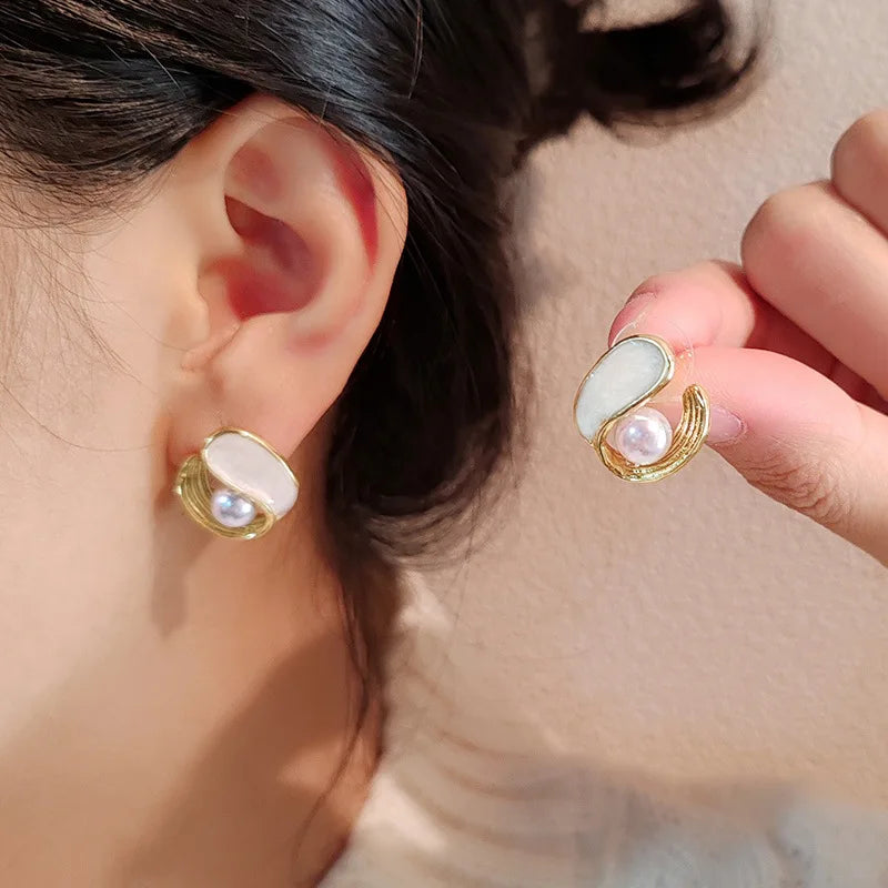 🌸 Adorable Pearl Bow Dangle Earrings 🎀 - Playful Vintage Charm for Fashionistas! 💖 Ideal for Celebrations & Sweet Surprises! 🎊 - Pixie Quill