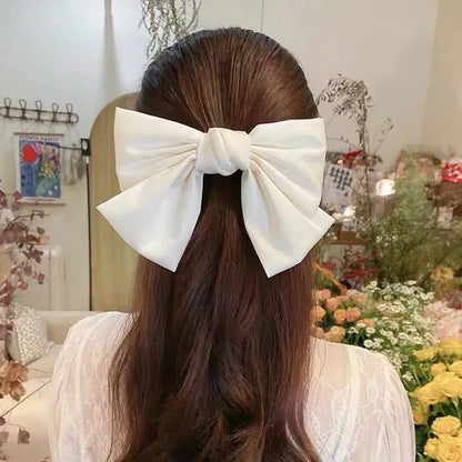 Kawaii Chic Bow Hairpin 🎀 | Adorable Black & White Ribbon Clips for Trendy Women 👩‍🎤 | Cute Hair Accessories 💖