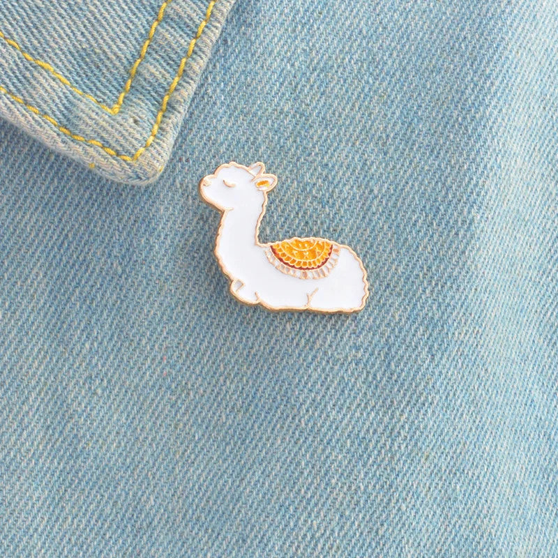 Adorable Alpaca Kawaii Enamel Pin 🦙✨ Cute Animal Brooch for Women - Perfect Gift! 🎁