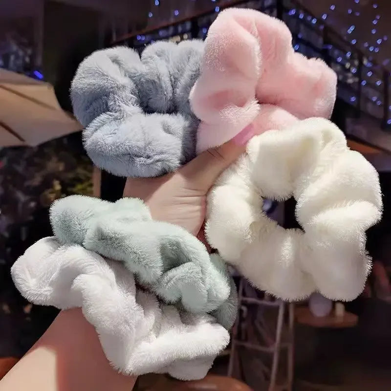 Kawaii Soft Plush Pompom Hair Ties for Girls & Women 🎀✨ - Cute Elastic Hair Bands for Winter Fashion! 🌟💖