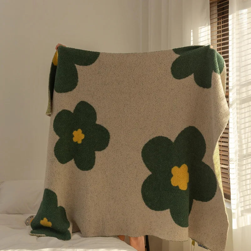 Daisy Dreamland 🌼✨ Floral Throw Blanket for Cozy Vibes! - Pixie Quill