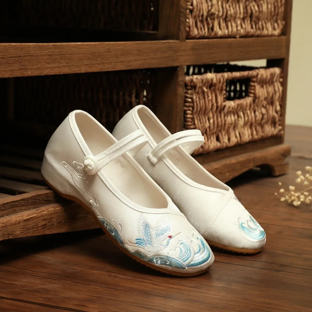 Retro Red Embroidered Ballet Flats Women Casual Anti Skid Hemp Flat Shoes 👡🌸