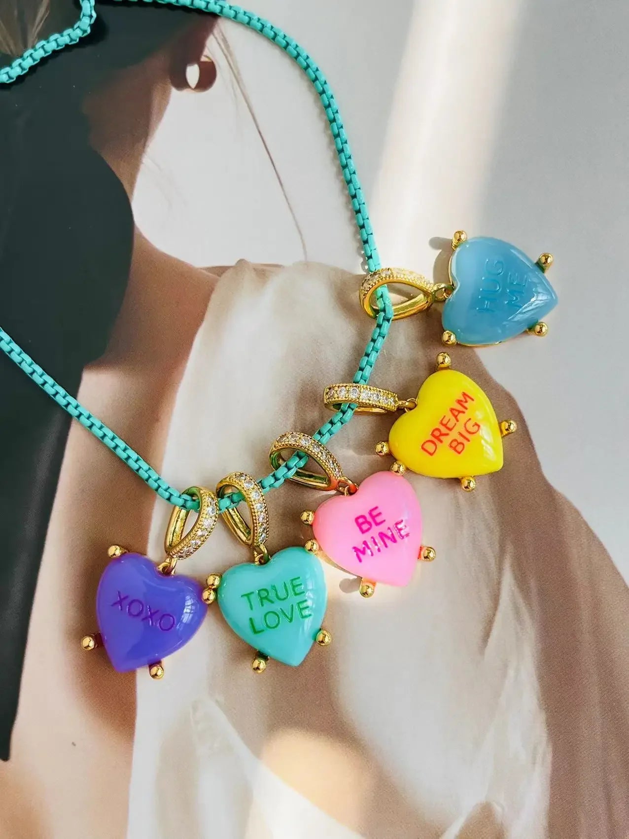 💖 Cute Colorful Heart Pendant Necklace ✨ Y2K Resin Charm with Zircon Accents for Trendy Women 🌈