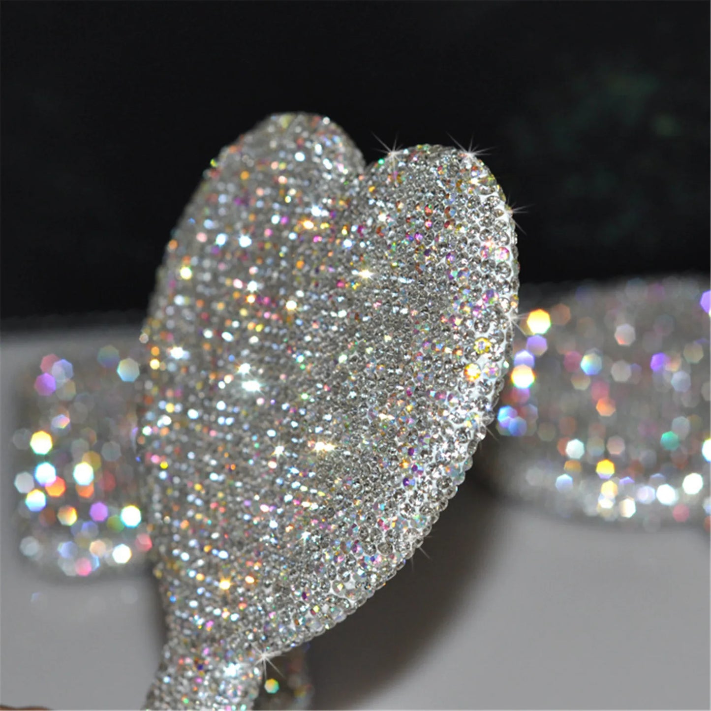 Kawaii Sparkle Heart Makeup Mirror 💖✨ - Travel-Friendly Bling Handheld Beauty Accessory!