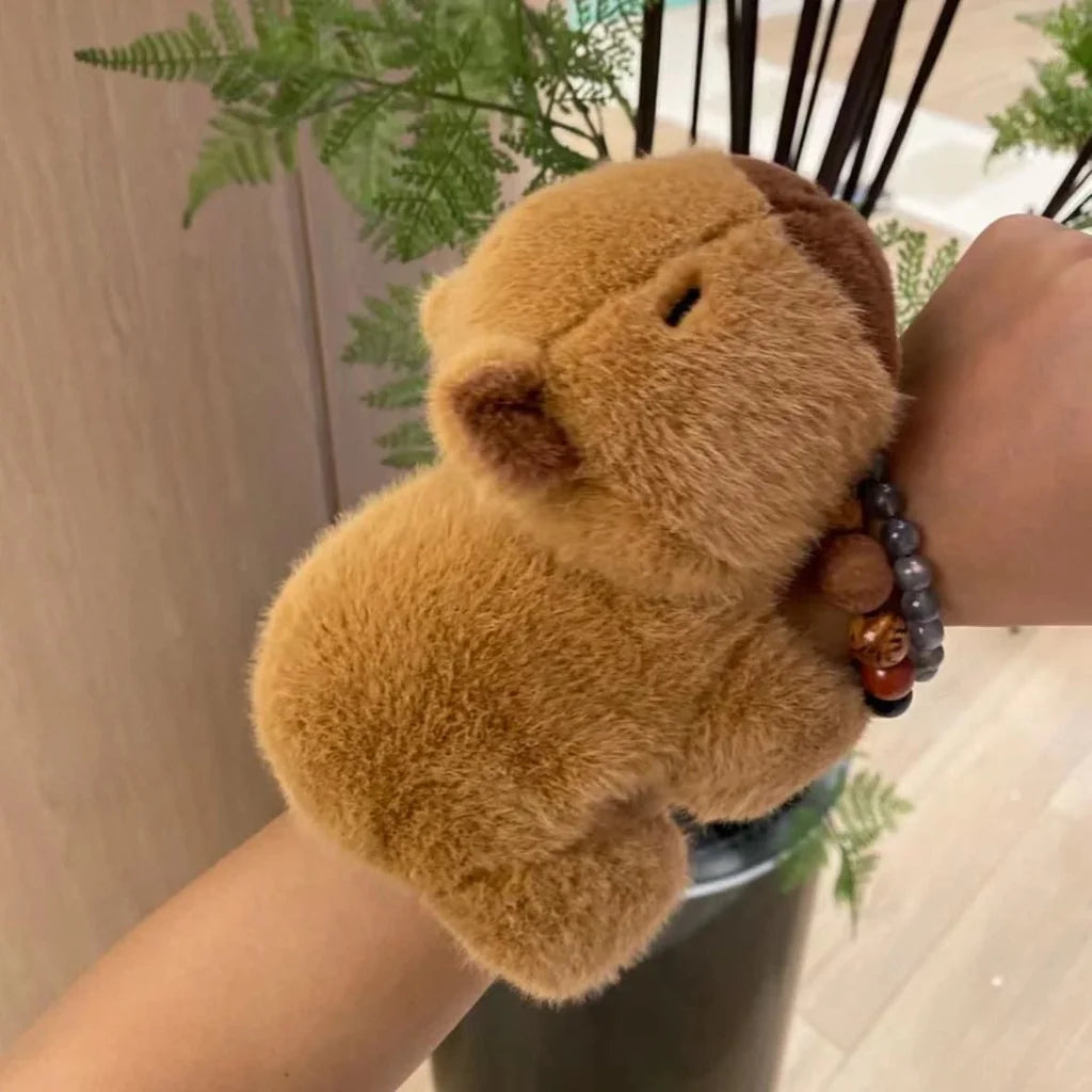Kawaii Capybara & Friends Plush Wristband Bracelet 🐾✨ Adorable Animal Snap Wrap for Kids - Fun Gift Idea!