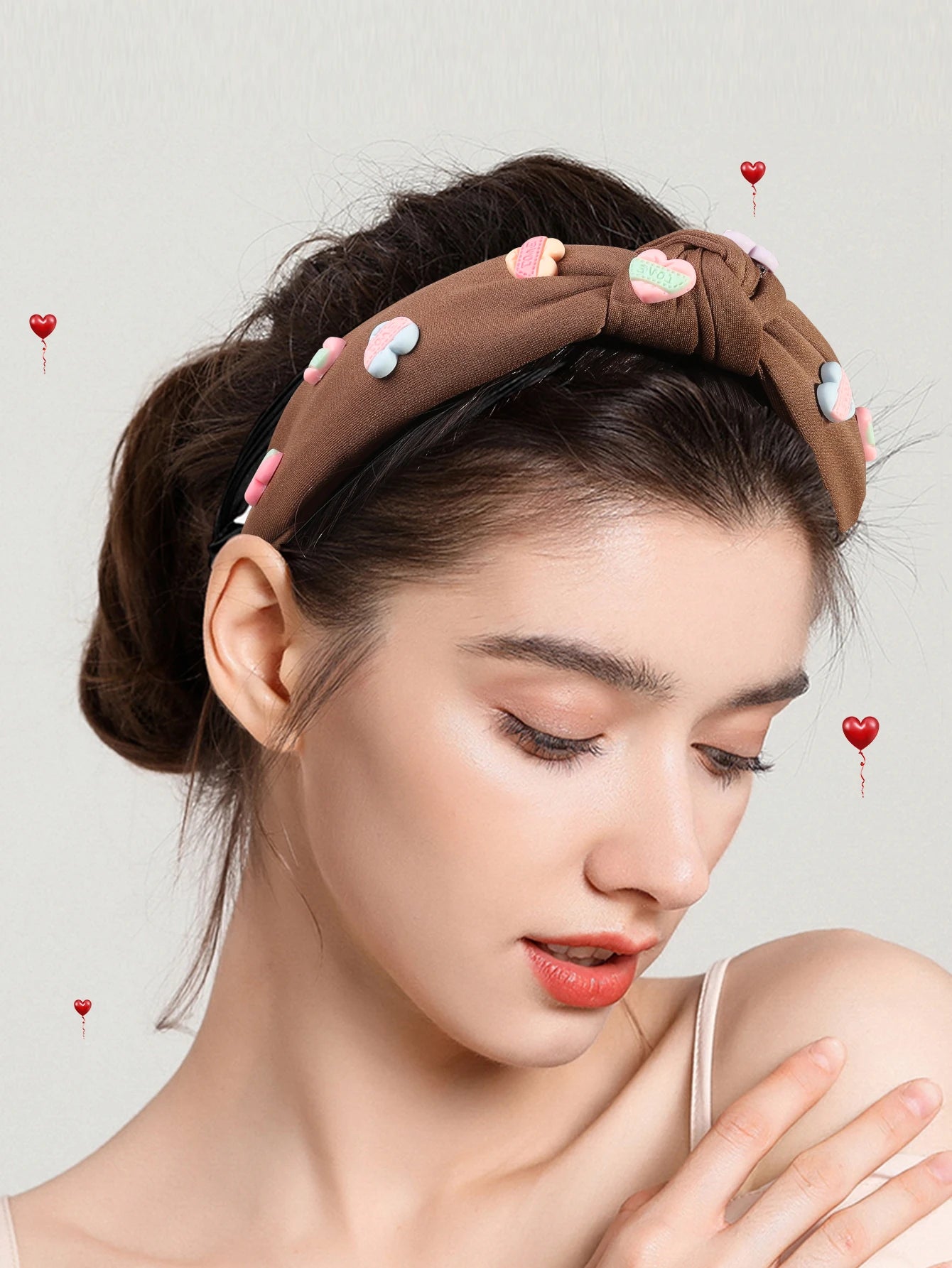 Adorable Heart-Shaped Kawaii Headband 💖 | Cute Non-Slip Hair Accessory for Valentine's Day & Parties 🎉✨