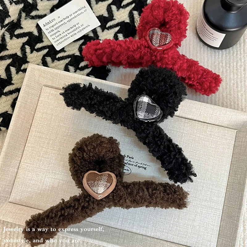 Kawaii Heart Plush Hair Claw Clip 💖 - Adorable Hair Accessory for Long Hair, Perfect for Women & Girls 🌟✨