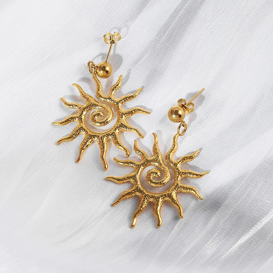 Hollow Sun Shape Stainless Steel Stud Earring For Women 14K Plated Cute Solar Charm 💖☀️ Dainty Vintage Vibe
