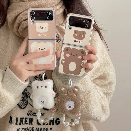 ✨ Adorable Cartoon Bear Bracelet Case for Samsung Galaxy Z Flip 3/4/5/6 🐻💖 Shockproof Lambskin Cover!