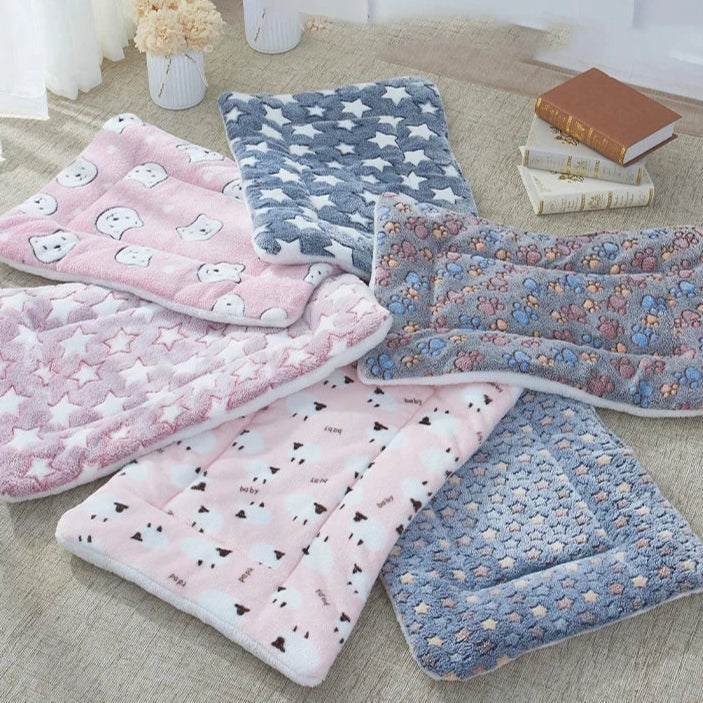 Kawaii Flannel Pet Bed 🐾💕 Cozy Cushion for Cats & Dogs | Adorable Plush Mattress for Small to Large Pets 🛌✨