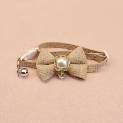 ✨ Adorable Adjustable Waffle Cat Collar with Vintage Pearl & Bow 🎀🐾 - Perfect for Trendy Tails! 🐱🌟