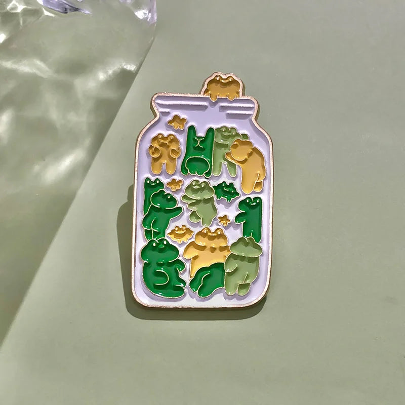 Kawaii Frog Enamel Pins 🐸✨ Cute Cartoon Brooches & Lapel Badges – Perfect Gift for Kids & Friends! 🎁💖