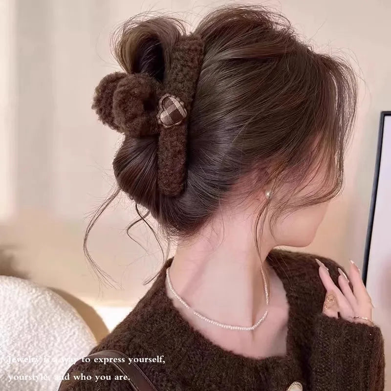 Kawaii Heart Plush Hair Claw Clip 💖 - Adorable Hair Accessory for Long Hair, Perfect for Women & Girls 🌟✨