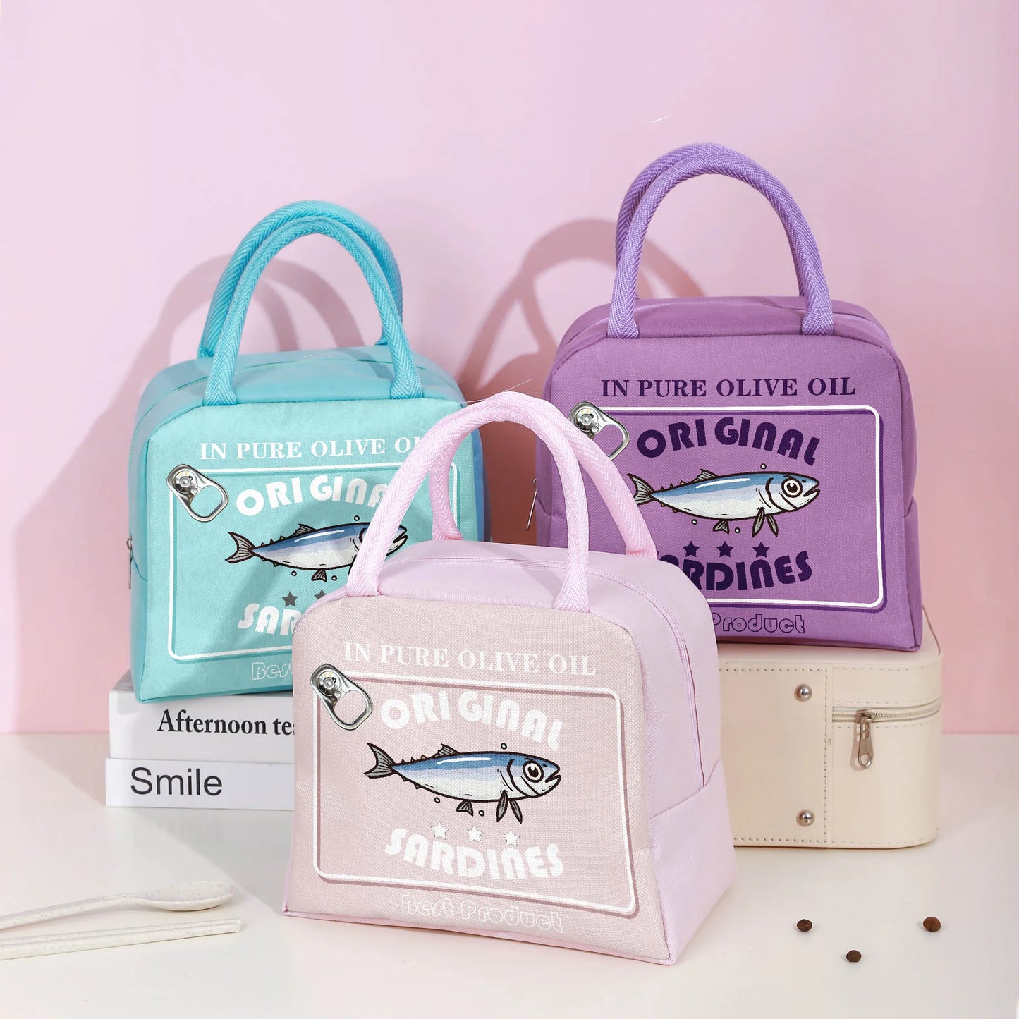 Kawaii Sardine Bento Bag 🎒✨ - Adorable & Portable Lunch Companion! 🐟🍱