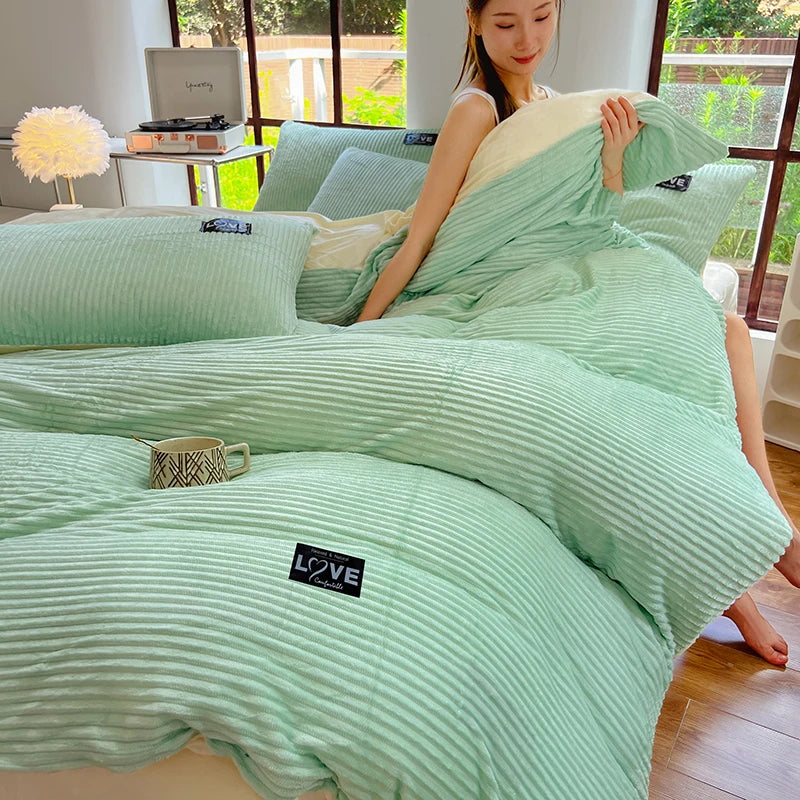 Kawaii Strawberry Dreams Duvet Set 🍓✨ Fluffy Reversible Bedding & Pillowcases! 🌈💤