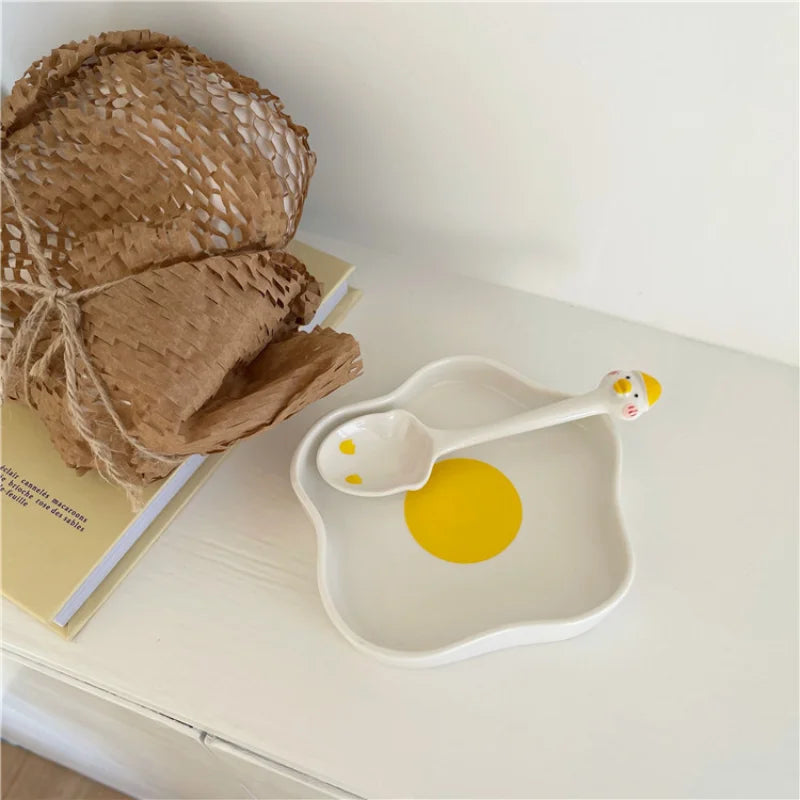 Charming Fried Egg Shaped Ceramic Plate for Whimsical Dining 🍳✨