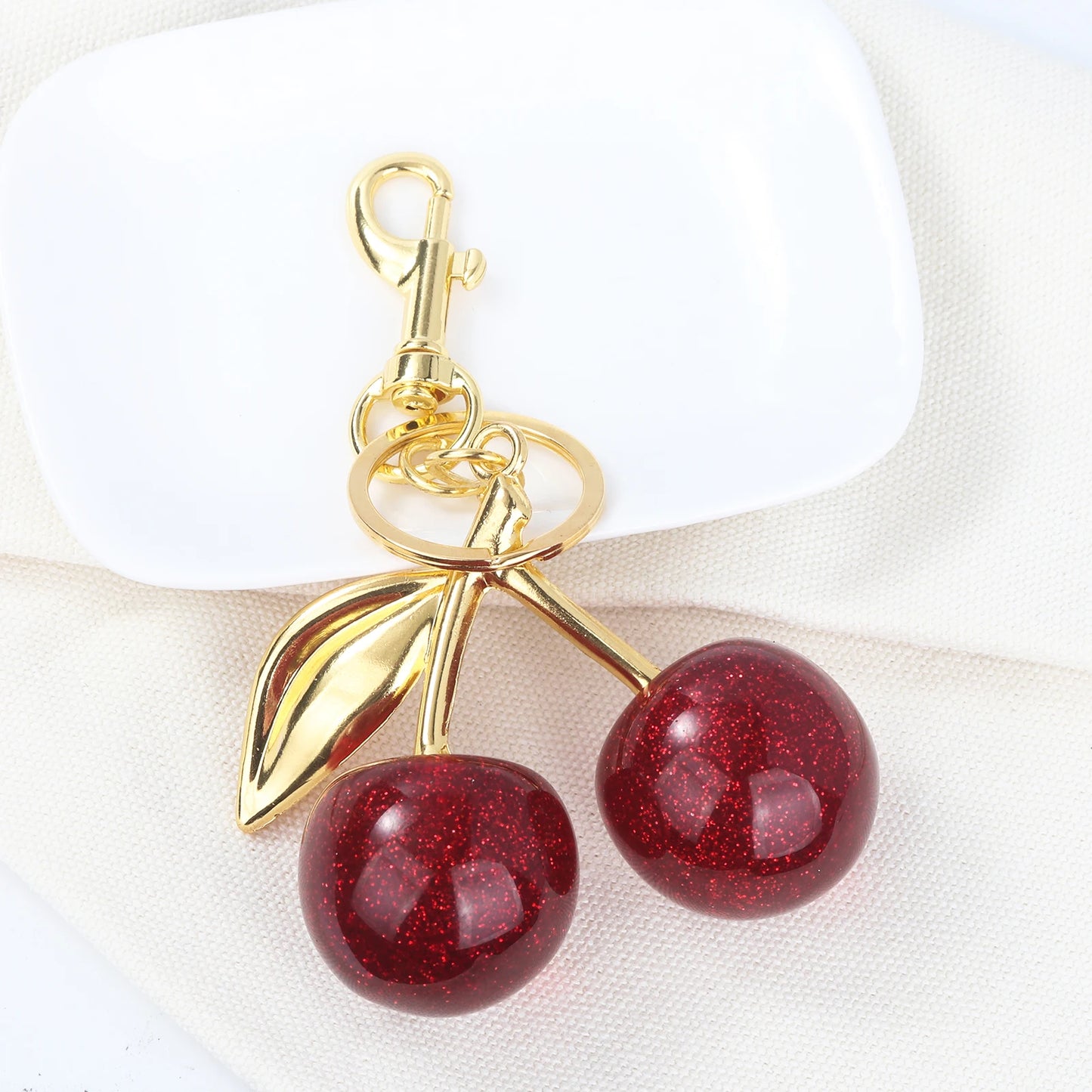 Cute Cherry Charm Keychain 🍒✨ - Kawaii Summer Fruit Pendant for Trendy Bag Accessories 🎒💖
