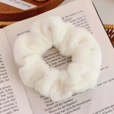 Kawaii Soft Plush Pompom Hair Ties for Girls & Women 🎀✨ - Cute Elastic Hair Bands for Winter Fashion! 🌟💖