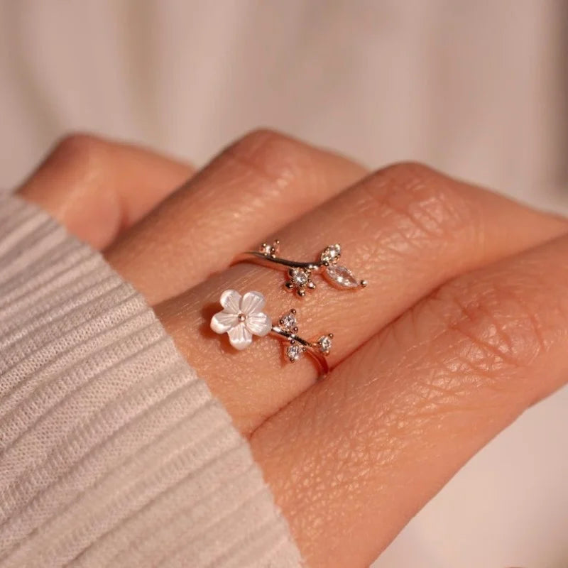 Sparkling Zirconia Flower Ring Open End For Women Jewelry Gift ✨🌸