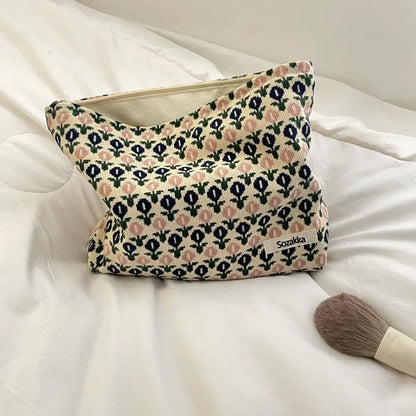 Kawaii Corduroy Flower Makeup Pouch 🌸✨ | Adorable Travel Cosmetic Bag for Students 🎀💄 | Stylish Lipstick & Brush Organizer 💖