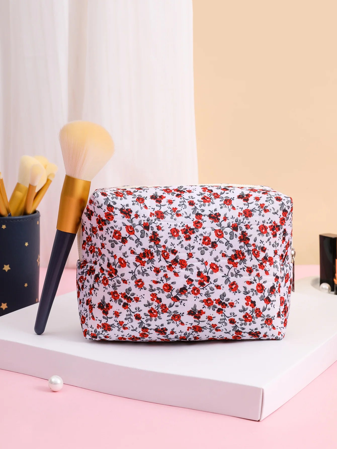 Kawaii Floral Makeup Organizer 🌸✨ Cute Travel Case for Cosmetics & Brushes 👜💖