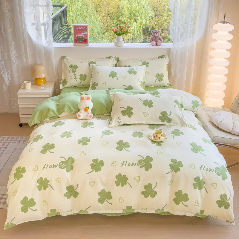 Charming Strawberry Dreamland Duvet Set 🍓✨ Cozy Kawaii Bedding for Sweet Sleep!