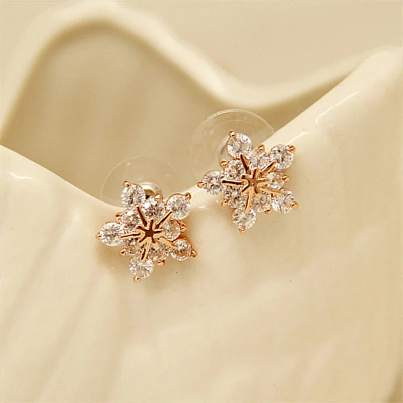 Delicate Snowflake Charm Stud Earrings Women Christmas Gift Crystal Zircon ❄️✨