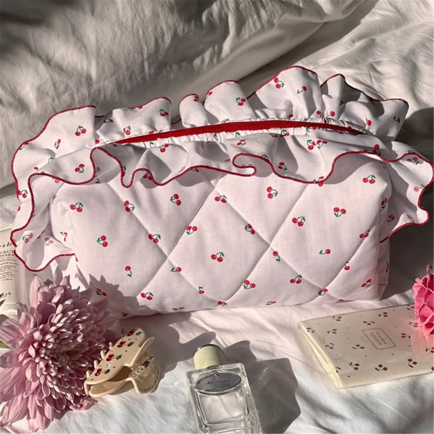 Kawaii Lace Cosmetic Bag 🎀 | Cute Zipper Makeup Organizer 💄 | Adorable Pencil Case & Lipstick Holder 🌸 | Perfect Travel Toiletry Bag ✈️