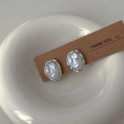 Kawaii Geometric Round Pearl Earrings ✨🌷 Cute Minimalist Jewelry for Trendsetting Women! 🎀