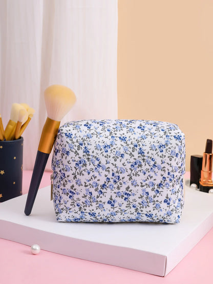 Kawaii Floral Makeup Organizer 🌸✨ Cute Travel Case for Cosmetics & Brushes 👜💖