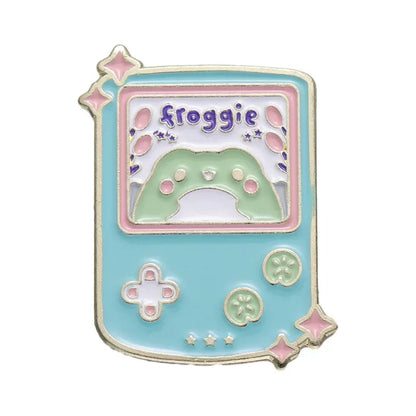 Kawaii Frog Game Machine Enamel Pin 🎮🐸 - Cute & Charming Brooch for Froggy Lovers! Perfect Gift for Any Occasion!