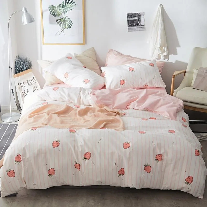 Kawaii Strawberry Dreams Duvet Cover Set - Adorable 3-Piece Cotton Bedding for Cozy Comfort 🍓✨