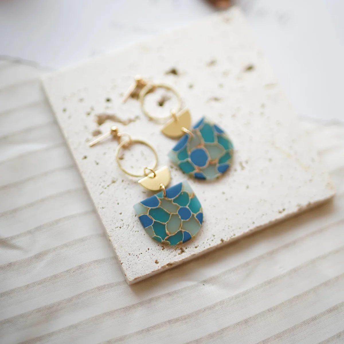 Trendy Fashion Multi Colors Marble Pattern Shield Shape with Brass Ring Dangle Drop Polymer Clay Earrings Women Jewelry