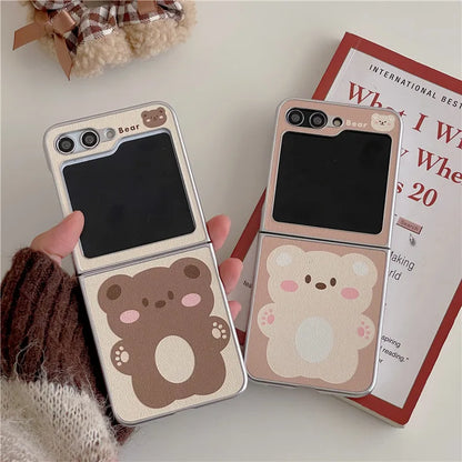 ✨ Adorable Cartoon Bear Bracelet Case for Samsung Galaxy Z Flip 3/4/5/6 🐻💖 Shockproof Lambskin Cover!