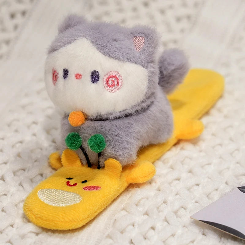 Kawaii Capybara & Friends Plush Wristband Bracelet 🐾✨ Adorable Animal Snap Wrap for Kids - Fun Gift Idea!