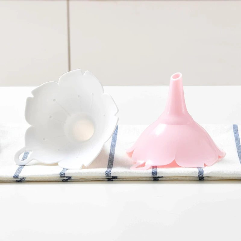 Kawaii Cherry Blossom Mini Funnels Set 🌸✨ | Cute Kitchen Accessories for Oils & Liquids 🍶🌈