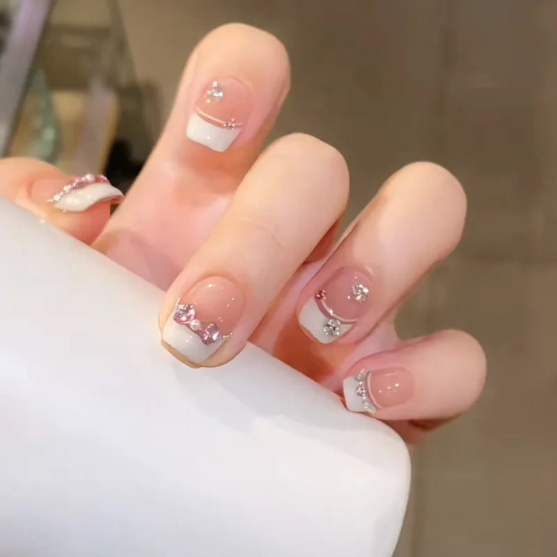 Kawaii 10Pcs Glittery Press-On Nails 🌸✨ Short Oval Pink with 3D Bow & Diamond Design 💖 Perfect for Cute Nail Art!