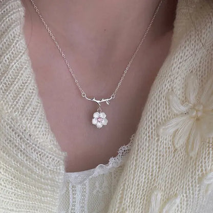 Kawaii Pink Cherry Blossom Crystal Pendant Necklace 🌸✨ | Sweet Flower Charm for Women’s Weddings & Parties 🎉💖