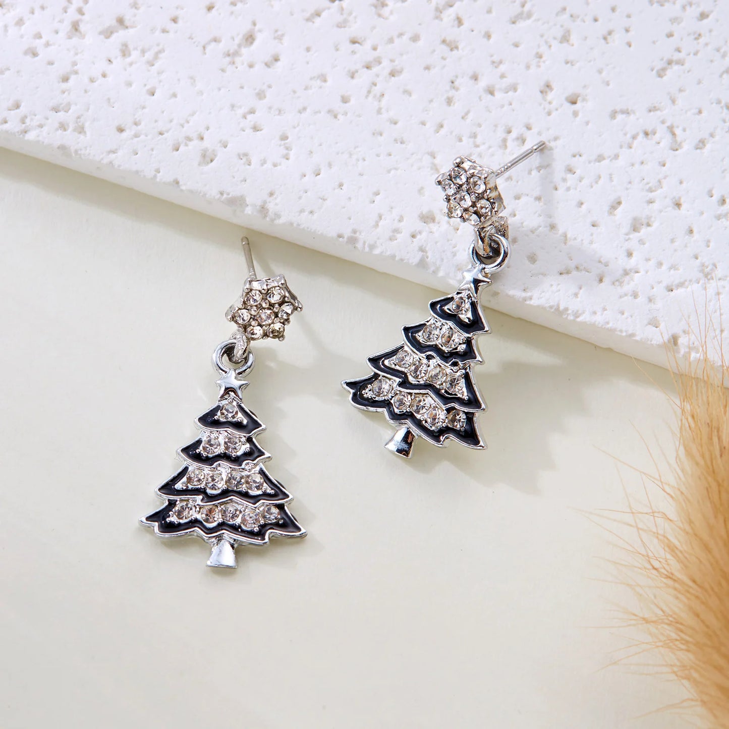 Delicate Snowflake Charm Stud Earrings Women Christmas Gift Crystal Zircon ❄️✨