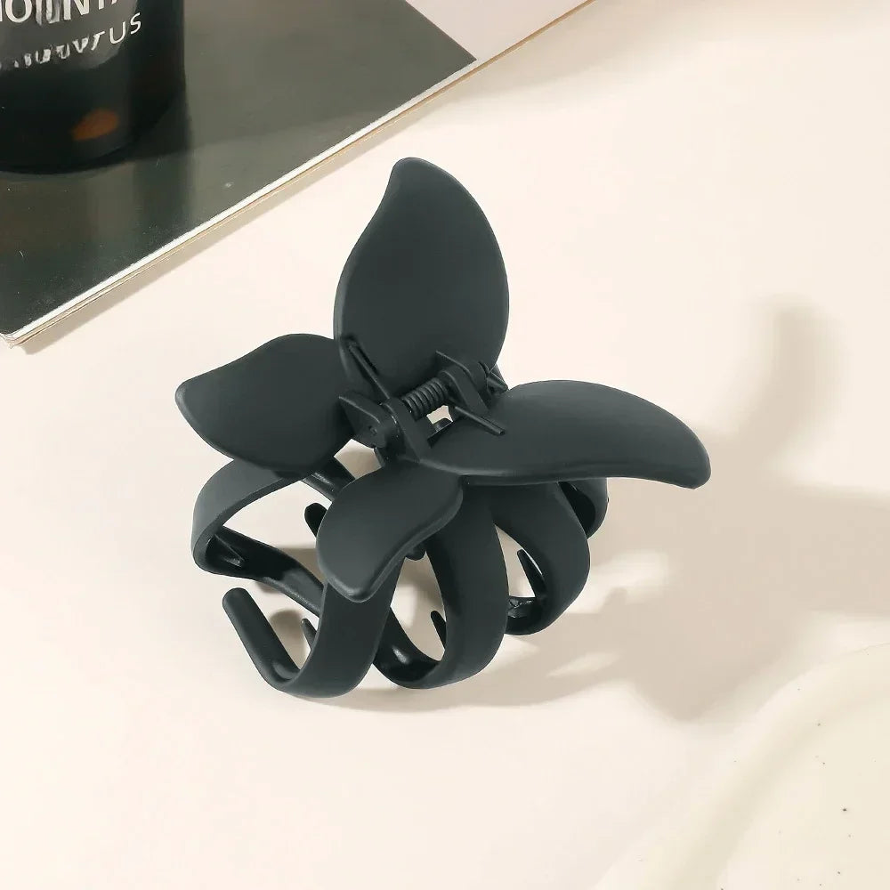 Kawaii Sweet Butterfly Hair Clip 🦋✨ | Adorable Solid Color Shark Clip for Girls' Hairstyles 🌈💕