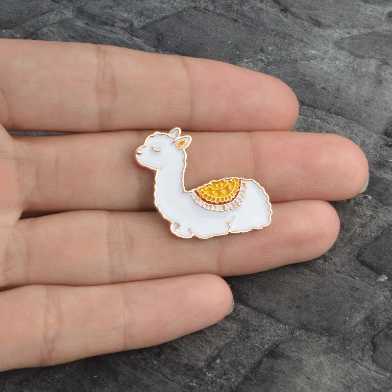 Adorable Alpaca Kawaii Enamel Pin 🦙✨ Cute Animal Brooch for Women - Perfect Gift! 🎁