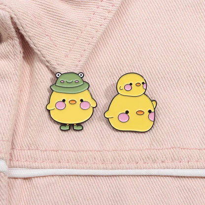 Adorable Kawaii Yellow Duck Enamel Pin 🦆✨ Fun Brooch for Backpacks & Outfits!